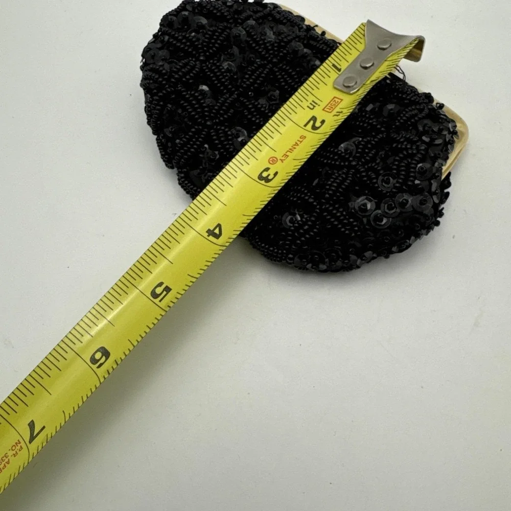 Vintage SAFCO small Black Beaded and Sequin Kiss Closure‎ Clutch
